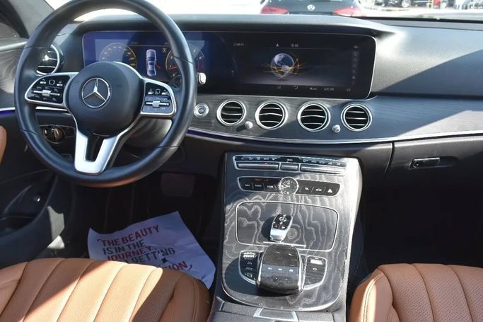 Подержанный Mercedes-Benz E-Class 350 V (W213, S213, C238), 2.0 л, 2020 в Шардже от Alfaris Used Cars Белый цвет. Other | AUTO.AE