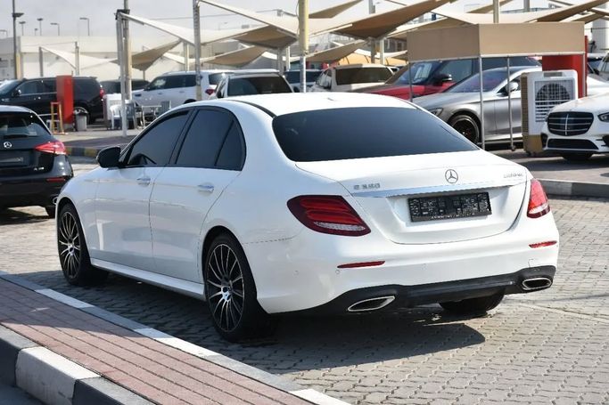 Подержанный Mercedes-Benz E-Class 350 V (W213, S213, C238), 2.0 л, 2020 в Шардже от Alfaris Used Cars Белый цвет. Other | AUTO.AE