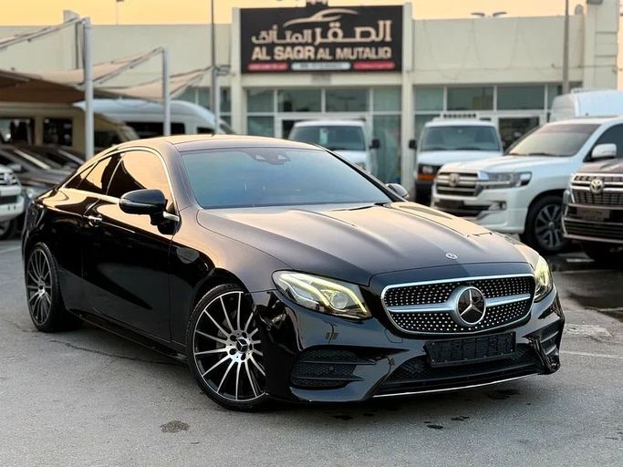 Подержанный Mercedes-Benz E-Class 200 V (W213, S213, C238), 2.0 л, 2019 в Шардже от Hamsat Waad Черный цвет. GCC | AUTO.AE