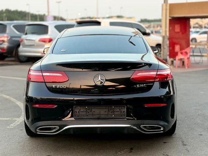 Подержанный Mercedes-Benz E-Class 200 V (W213, S213, C238), 2.0 л, 2019 в Шардже от Hamsat Waad Черный цвет. GCC | AUTO.AE