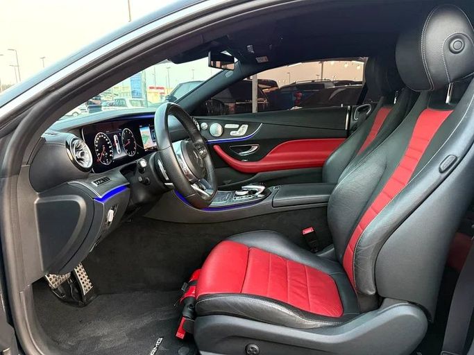 Подержанный Mercedes-Benz E-Class 200 V (W213, S213, C238), 2.0 л, 2019 в Шардже от Hamsat Waad Черный цвет. GCC | AUTO.AE