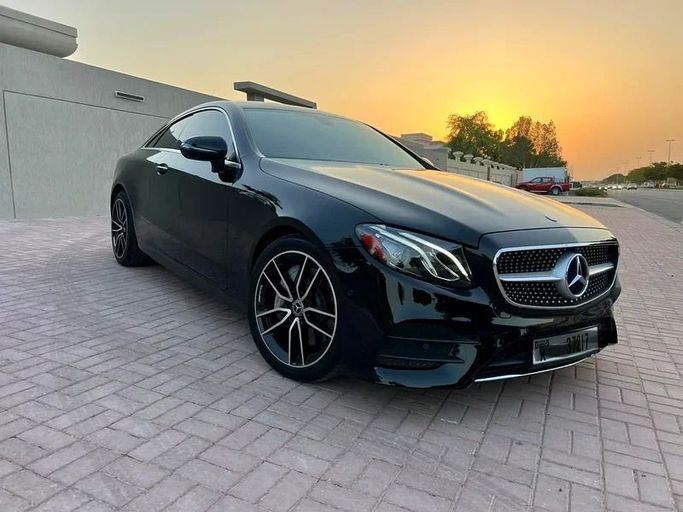 Подержанный Mercedes-Benz E-Class 450 V (W213, S213, C238), 3.0 л, 2020 в Шардже от Karkuk Used Cars Черный цвет. Американская | AUTO.AE