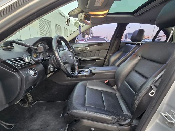 Подержанный Mercedes-Benz E-Class 220 CDI IV (W212, S212, C207), 2.1 л, 2012 в Шардже от Al Jana Used Cars Серебристый цвет. Корейская | AUTO.AE