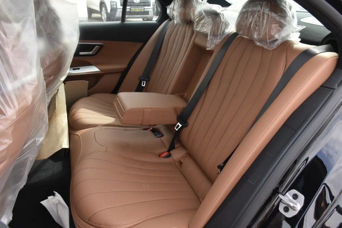 Новый Mercedes-Benz E-Class 300 VI (W214, S214), 2.0 л, 2025 в Шардже от Alfaris Used Cars Черный цвет. Other | AUTO.AE