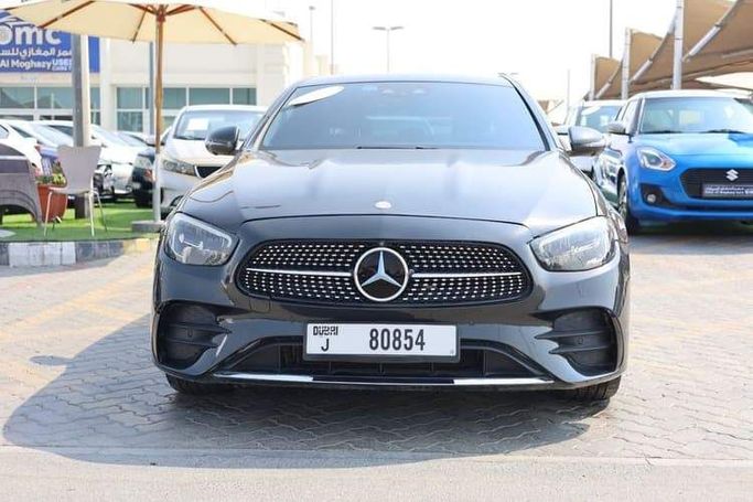 Подержанный Mercedes-Benz E-Class 250 V (W213, S213, C238), 2.0 л, 2021 в Шардже от OMC Used Cars Серый цвет. Американская | AUTO.AE
