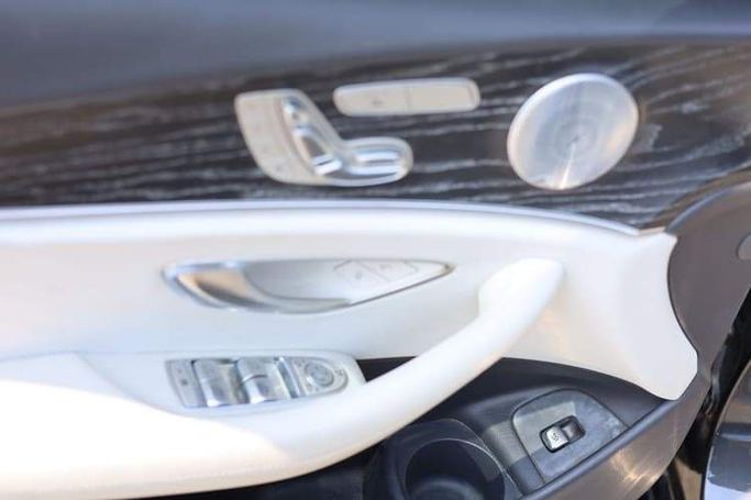 Подержанный Mercedes-Benz E-Class 250 V (W213, S213, C238), 2.0 л, 2021 в Шардже от OMC Used Cars Серый цвет. Американская | AUTO.AE