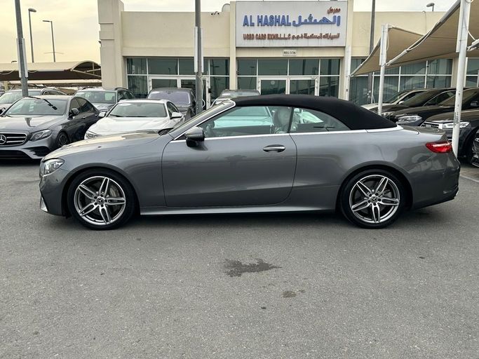 Подержанный Mercedes-Benz E-Class 400 V (W213, S213, C238), 3.0 л, 2018 в Шардже от Al Hashal Used Cars Серый цвет. Американская | AUTO.AE