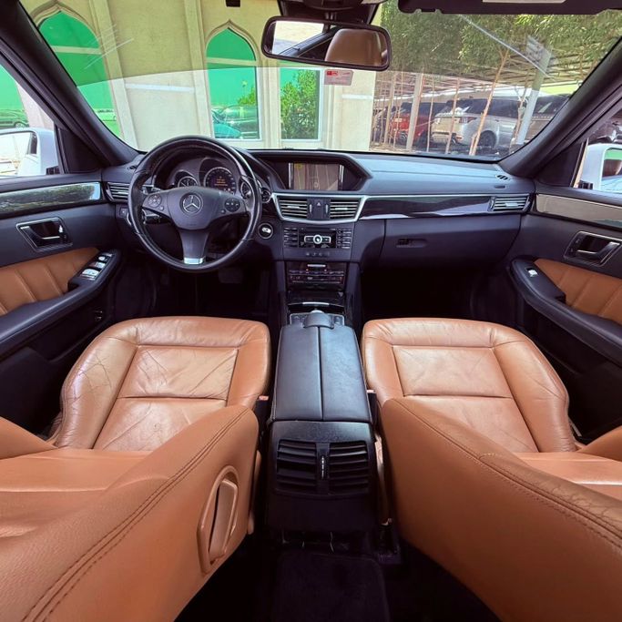 Подержанный Mercedes-Benz E-Class 300 IV (W212, S212, C207), 3.5 л, 2012 в Шардже от Sarmad Cars Белый цвет.  | AUTO.AE