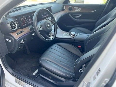 Подержанный Mercedes-Benz E-Class 400 V (W213, S213, C238), 3.0 л, 2019 в Шардже от Ryno Cars Белый цвет. Японская | AUTO.AE