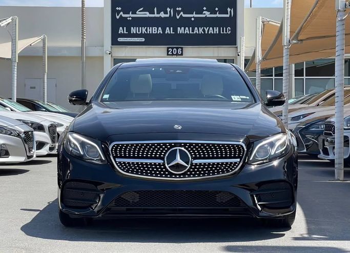 Подержанный Mercedes-Benz E-Class 300 V (W213, S213, C238), 2.0 л, 2019 в Шардже от Al Nukhba Al Malakyah Used Cars Черный цвет. Американская | AUTO.AE