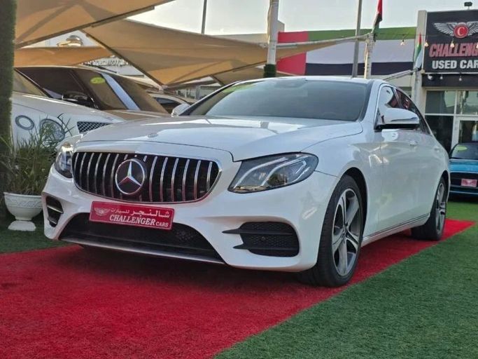 Подержанный Mercedes-Benz E-Class 300 V (W213, S213, C238), 2.0 л, 2019 в Шардже от Challenger Used Cars Белый цвет. Американская | AUTO.AE