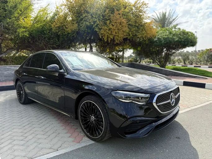 مستعملة Mercedes-Benz E-Class 200 السادس (W214، S214), 2.0 l, 2024 في في الشارقة من alhadithy motors، اللون أسود. مواصفات الخليج | AUTO.AE | إعلان #260824