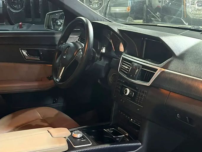 Подержанный Mercedes-Benz E-Class 350 IV (W212, S212, C207), 3.5 л, 2010 в ОАЭ, Шарджа от Rebou Alfakhama Золотистый цвет. Американская | AUTO.AE | Объявление #295792 — фото 17 из 20