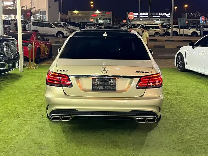Подержанный Mercedes-Benz E-Class 350 IV (W212, S212, C207), 3.5 л, 2010 в ОАЭ, Шарджа от Rebou Alfakhama Золотистый цвет. Американская | AUTO.AE | Объявление #295792 — фото 10 из 20