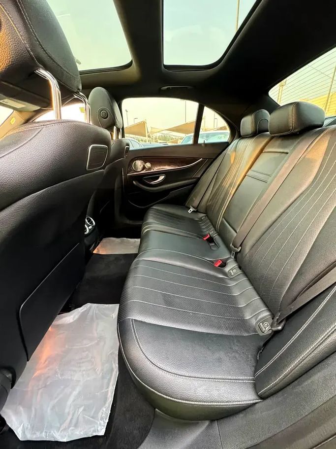 Подержанный Mercedes-Benz E-Class 300 V (W213, S213, C238), 2.0 л, 2019 в ОАЭ, Шарджа от Rebou Alfakhama Серебристый цвет. Американская | AUTO.AE | Объявление #295793 — фото 10 из 16