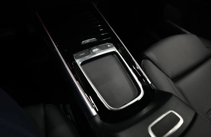 New Mercedes-Benz EQA 260 I Facelift, 2024 in Sharjah by Al Qassem Cars Trading, White color. Korean Specs | AUTO.AE