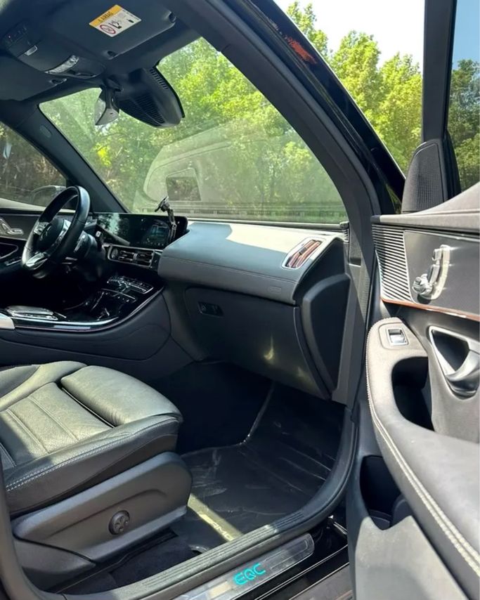 مستعملة Mercedes-Benz EQC 400 ط (رقم 293)، 2021 في الإمارات، الشارقة من Najm Al Shimal Used Cars trd.، اللون أسود. مواصفات الخليج | AUTO.AE | إعلان #296013 — صورة 11 من 13