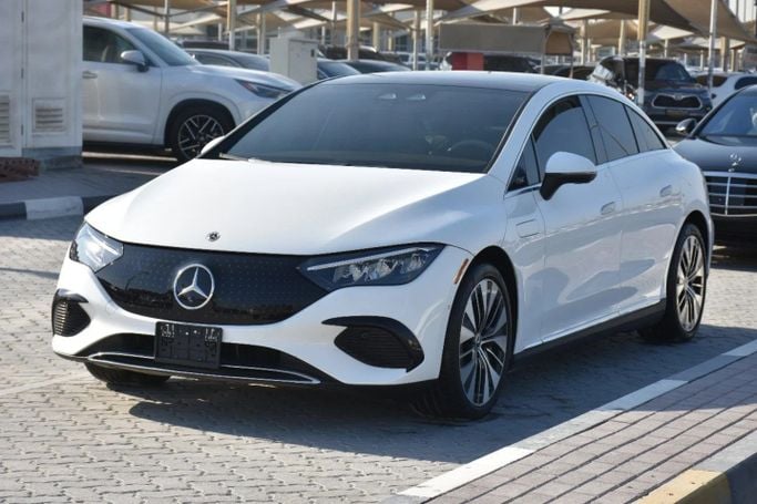 Подержанный Mercedes-Benz EQE 350+, 2024 в Шардже от Alfaris Used Cars Белый цвет. Other | AUTO.AE