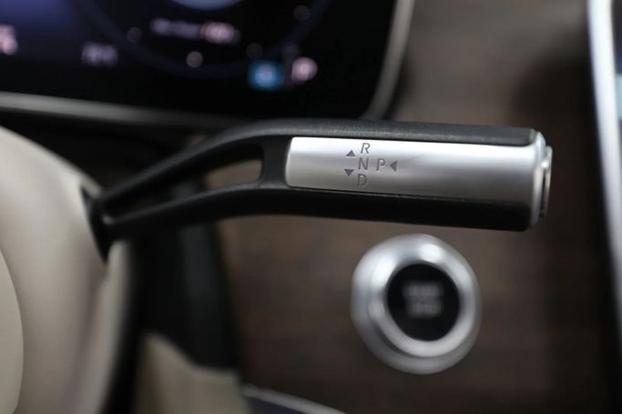 Подержанный Mercedes-Benz EQS 450+, 2022 в Шардже от Al Qassem Cars Trading Черный цвет. Американская | AUTO.AE