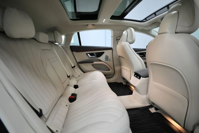 Подержанный Mercedes-Benz EQS 450+, 2022 в Шардже от Al Qassem Cars Trading Черный цвет. Американская | AUTO.AE