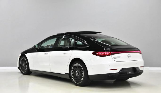 Подержанный Mercedes-Benz EQS 450+, 2022 в Шардже от Al Qassem Cars Trading Черный цвет. Американская | AUTO.AE