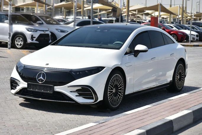 Подержанный Mercedes-Benz EQS 450+, 2022 в Шардже от Alfaris Used Cars Белый цвет. Other | AUTO.AE
