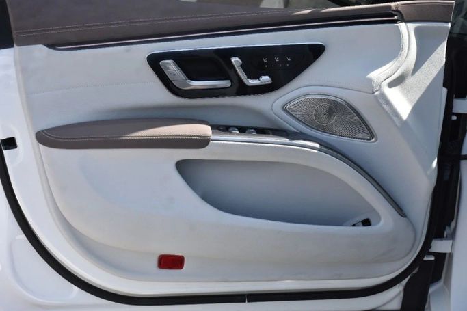 Подержанный Mercedes-Benz EQS 450+, 2022 в Шардже от Alfaris Used Cars Белый цвет. Other | AUTO.AE