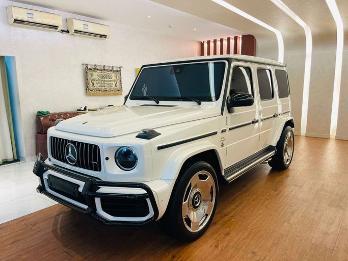 Подержанный Mercedes-Benz G-Class AMG 63 4x4 Squared II (W463), 4.0 л, 2020 в Шардже от Alyamama Motors Белый цвет. Европейская | AUTO.AE