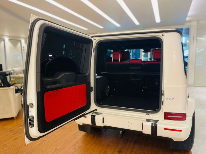 Подержанный Mercedes-Benz G-Class AMG 63 4x4 Squared II (W463), 4.0 л, 2020 в Шардже от Alyamama Motors Белый цвет. Европейская | AUTO.AE