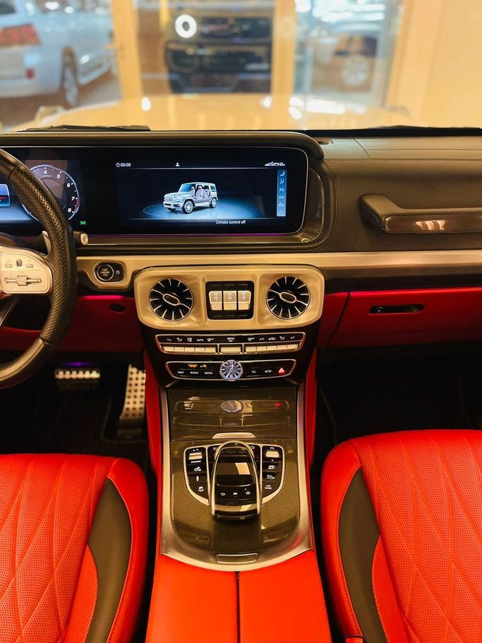 Подержанный Mercedes-Benz G-Class AMG 63 4x4 Squared II (W463), 4.0 л, 2020 в Шардже от Alyamama Motors Белый цвет. Европейская | AUTO.AE
