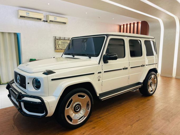 Подержанный Mercedes-Benz G-Class AMG 63 4x4 Squared II (W463), 4.0 л, 2020 в Шардже от Alyamama Motors Белый цвет. Европейская | AUTO.AE