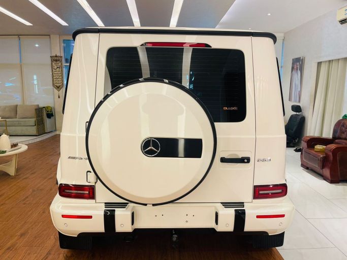 Подержанный Mercedes-Benz G-Class AMG 63 4x4 Squared II (W463), 4.0 л, 2020 в Шардже от Alyamama Motors Белый цвет. Европейская | AUTO.AE
