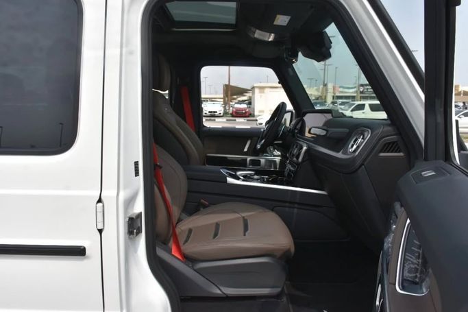 New Mercedes-Benz G-Class AMG 63 AMG II (W465) Facelift, 4.0 l, 2024 in Sharjah by Alfaris Used Cars, White color.  | AUTO.AE