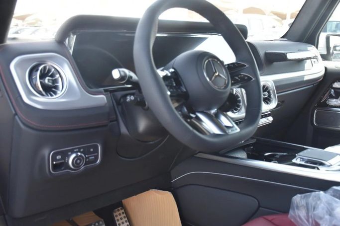 Новый Mercedes-Benz G-Class AMG 63 AMG II (W465) Рестайлинг, 4.0 л, 2025 в Шардже от Alfaris Used Cars Белый цвет. Other | AUTO.AE