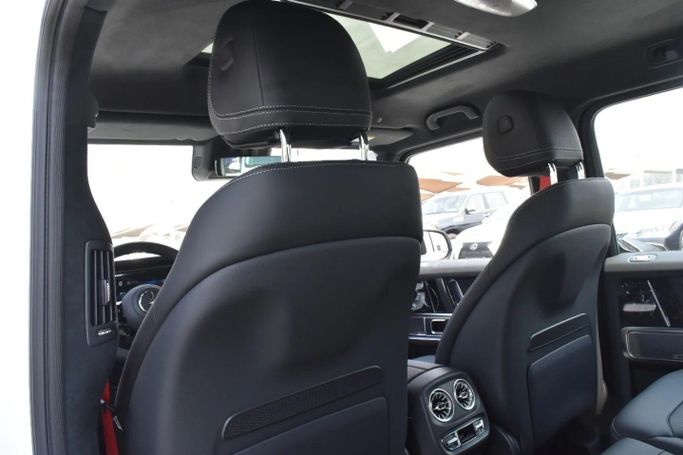 Новый Mercedes-Benz G-Class AMG 63 AMG II (W465) Рестайлинг, 4.0 л, 2025 в Шардже от Alfaris Used Cars Белый цвет. Other | AUTO.AE