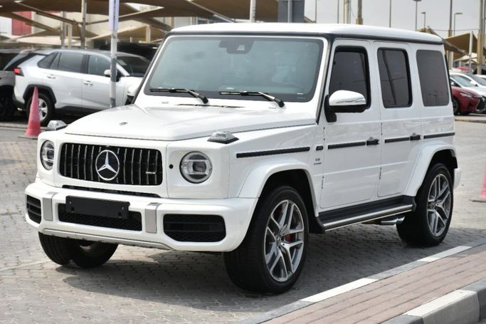 Подержанный Mercedes-Benz G-Class AMG 63 AMG II (W463), 4.0 л, 2024 в Шардже от Alfaris Used Cars Белый цвет. Other | AUTO.AE