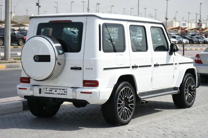 Подержанный Mercedes-Benz G-Class AMG 63 AMG II (W463), 4.0 л, 2024 в Шардже от Alfaris Used Cars Белый цвет. Other | AUTO.AE