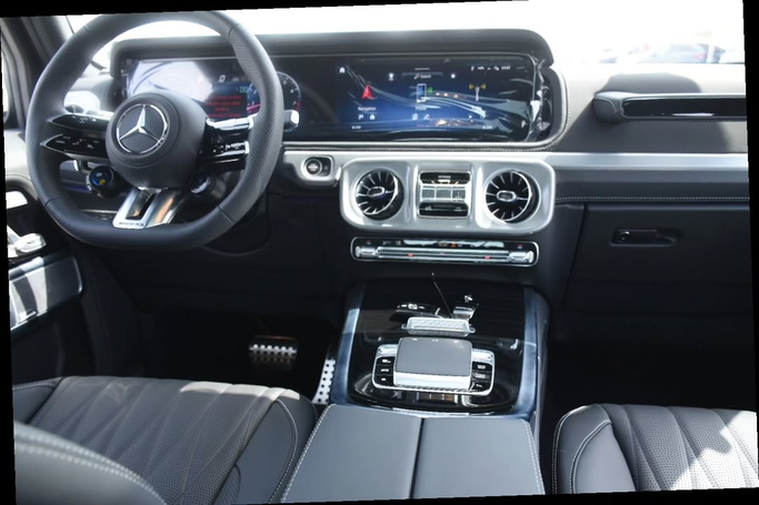 New Mercedes-Benz G-Class AMG 63 AMG II (W465) Facelift, 4.0 l, 2025 in Sharjah by Alfaris Used Cars, White color. Other | AUTO.AE