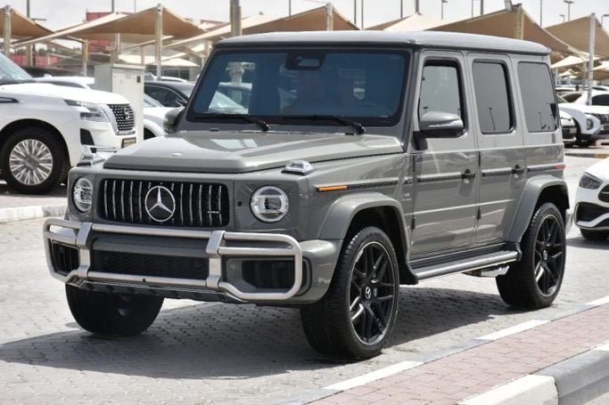 Новый Mercedes-Benz G-Class AMG 63 AMG II (W465) Рестайлинг, 4.0 л, 2025 в Шардже от Alfaris Used Cars Серый цвет. Other | AUTO.AE