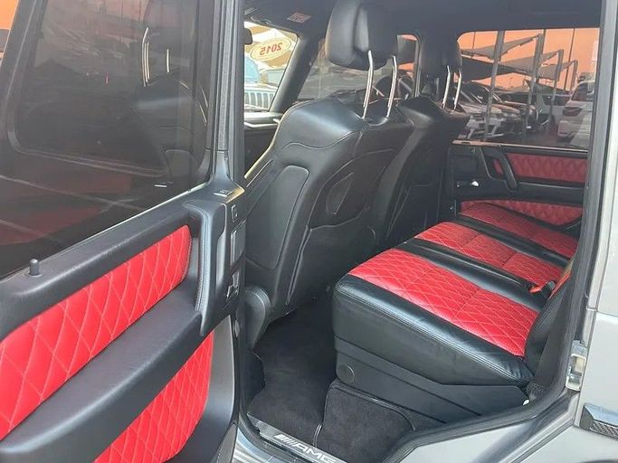 Подержанный Mercedes-Benz G-Class AMG 63 AMG I (W463) Рестайлинг 3, 5.5 л, 2015 в Шардже от Taj Al Impratoor Used Cars Серый цвет. GCC | AUTO.AE