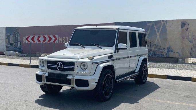 Подержанный Mercedes-Benz G-Class AMG 63 AMG I (W463) Рестайлинг 3, 5.5 л, 2015 в Шардже от Halla Cars Белый цвет. GCC | AUTO.AE