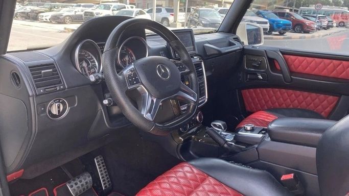 Подержанный Mercedes-Benz G-Class AMG 63 AMG I (W463) Рестайлинг 3, 5.5 л, 2015 в Шардже от Halla Cars Белый цвет. GCC | AUTO.AE