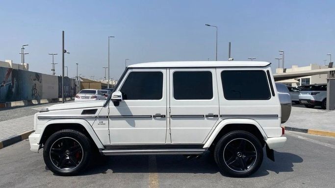 Подержанный Mercedes-Benz G-Class AMG 63 AMG I (W463) Рестайлинг 3, 5.5 л, 2015 в Шардже от Halla Cars Белый цвет. GCC | AUTO.AE