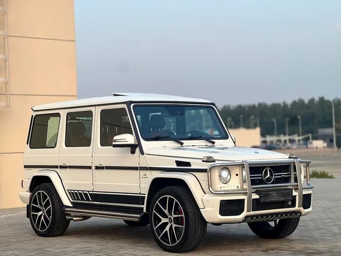 مستعملة Mercedes-Benz G-Class AMG 63 AMG ط (W463), 6.3 l, 2005 في في الشارقة من SHARQ VIRGINIA USED CARS، اللون أبيض. المواصفات اليابانية | AUTO.AE