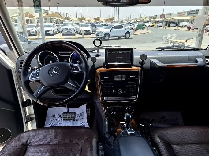 Новый Mercedes-Benz G-Class 500 II (W463) Рестайлинг 3, 5.5 л, 2014 в Шардже от Imad Younis Almani used Cars Белый цвет. GCC | AUTO.AE