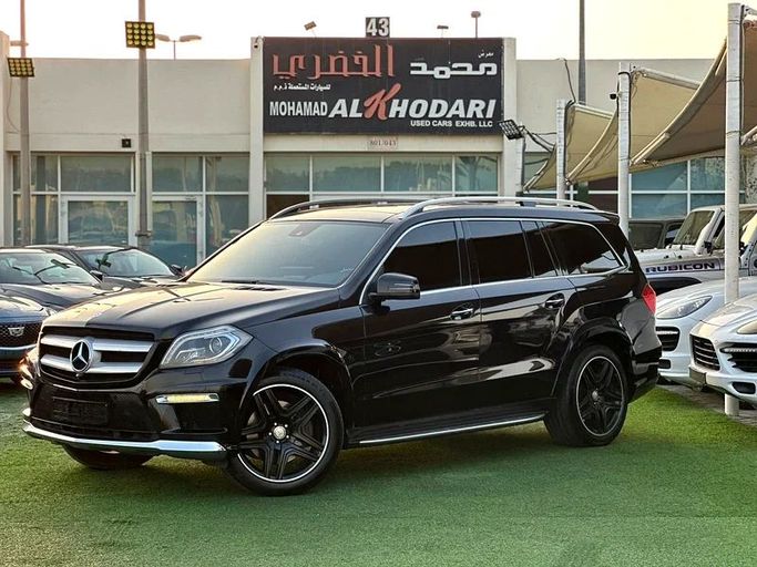 Подержанный Mercedes-Benz GL-Class 500 II (X166), 4.7 л, 2016 в Шардже от Ahmad alkhodari Motors Черный цвет. GCC | AUTO.AE