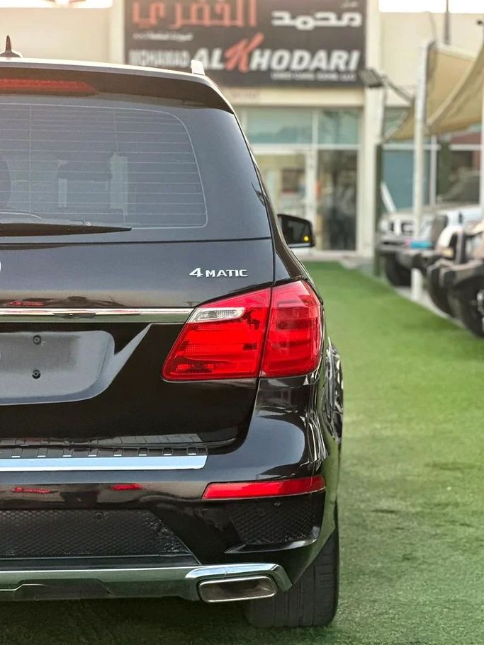 Подержанный Mercedes-Benz GL-Class 500 II (X166), 4.7 л, 2016 в Шардже от Ahmad alkhodari Motors Черный цвет. GCC | AUTO.AE