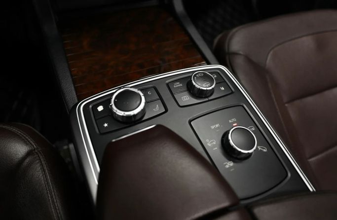 Used Mercedes-Benz GL-Class 500 II (X166), 4.7 l, 2016 in Sharjah by Al Qassem Cars Trading, White color. GCC Specs | AUTO.AE