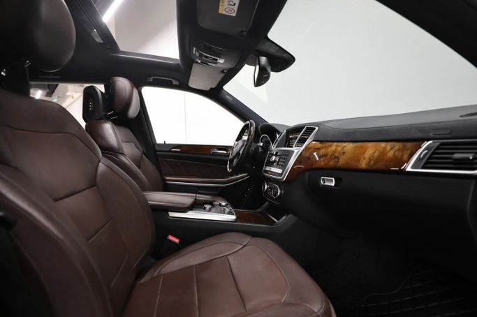 Used Mercedes-Benz GL-Class 500 II (X166), 4.7 l, 2016 in Sharjah by Al Qassem Cars Trading, White color. GCC Specs | AUTO.AE