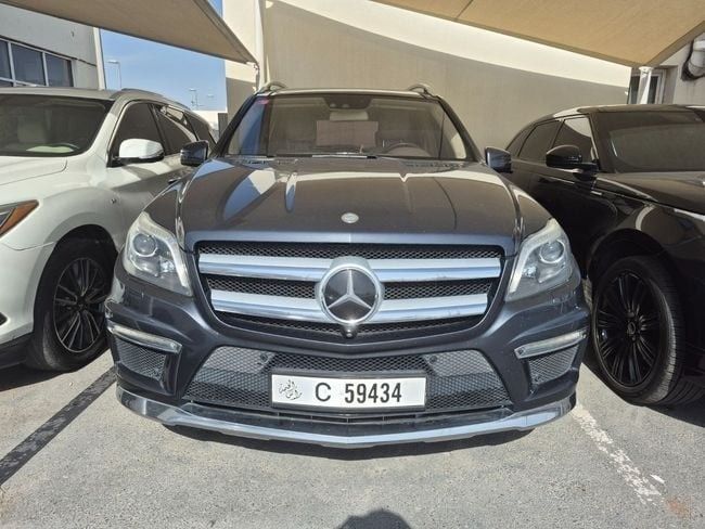 Подержанный Mercedes-Benz GL-Class 500 II (X166), 4.7 л, 2015 в Шардже от Al Sada used cars Черный цвет. GCC | AUTO.AE